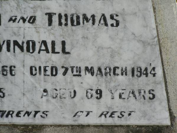 Elizabeth SWINDALL,  | died 14 Dec 1966 aged 84 years;  | Thomas SWINDALL,  | died 7 March 1944 aged 69 years;  | parents;  | South Isis cemetery, Childers, Bundaberg Region  | 
