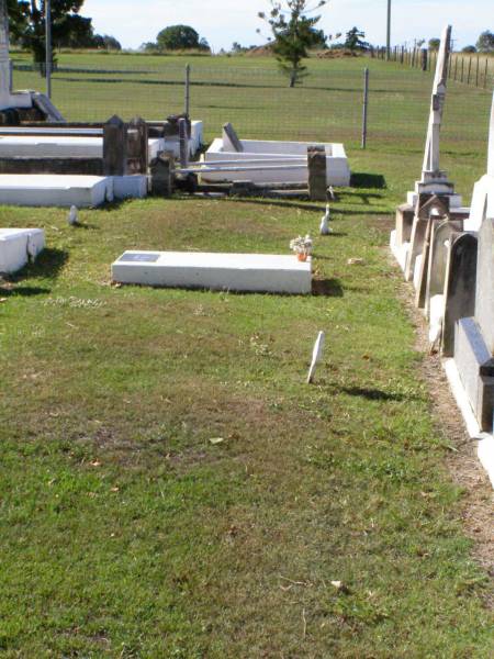 Tarampa Apostolic cemetery, Esk Shire  | 