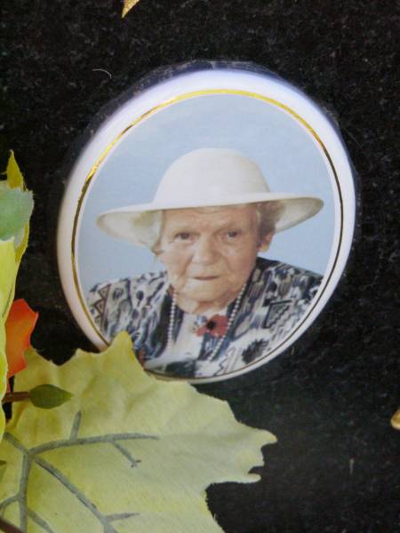 Elsie Alice RASMUSSEN,  | mother grandmother great-grandmother,  | 4-2-1912 - 22-6-1997;  | Tarampa Apostolic cemetery, Esk Shire  | 