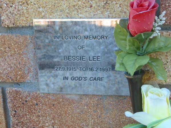 Bessie LEE,  | 27-9-1915 - 16-2-1997;  | Tea Gardens cemetery, Great Lakes, New South Wales  | 