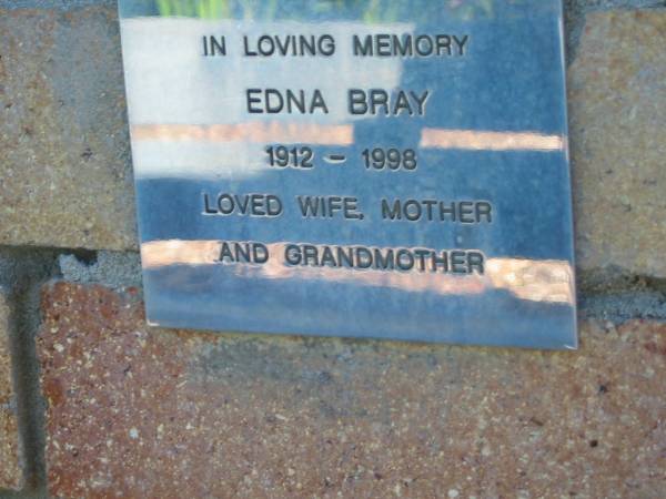 Edna BRAY,  | 1912 - 1998,  | wife mother grandmother;  | Tea Gardens cemetery, Great Lakes, New South Wales  | 