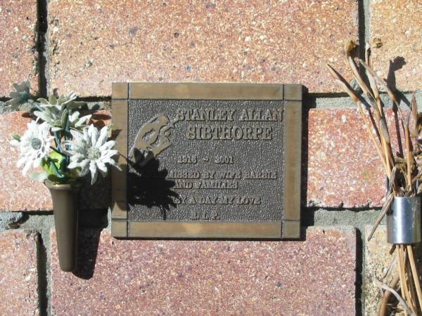 Stanley Allan SIBTHORPE,  | 1916 - 2001,  | wife Barbie;  | Tea Gardens cemetery, Great Lakes, New South Wales  | 