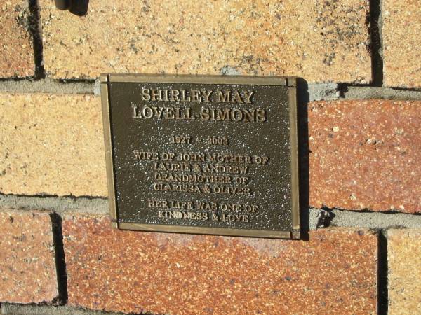 Shirley May Lovell SIMONS,  | 1927 - 2003,  | wife of John,  | mother of Laurie & Andrew,  | grandmother of Clarissa & Oliver;  | Tea Gardens cemetery, Great Lakes, New South Wales  | 