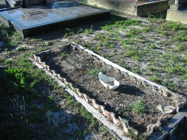 Tea Gardens cemetery, Great Lakes, New South Wales  | 