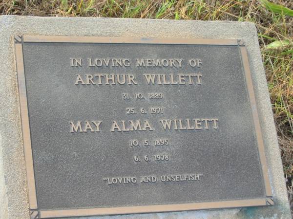 Arthur WILLETT,  | 31-10-1889 - 25-6-1971;  | May Alma WILLETT,  | 10-5-1895 - 6-6-1978;  | Tiaro cemetery, Fraser Coast Region  | 