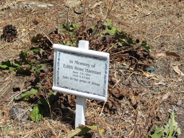 Edith Rose HARMAN 1.8.1904 - 6.4.1905,  | Tingalpa Christ Church (Anglican) cemetery, Brisbane  | 