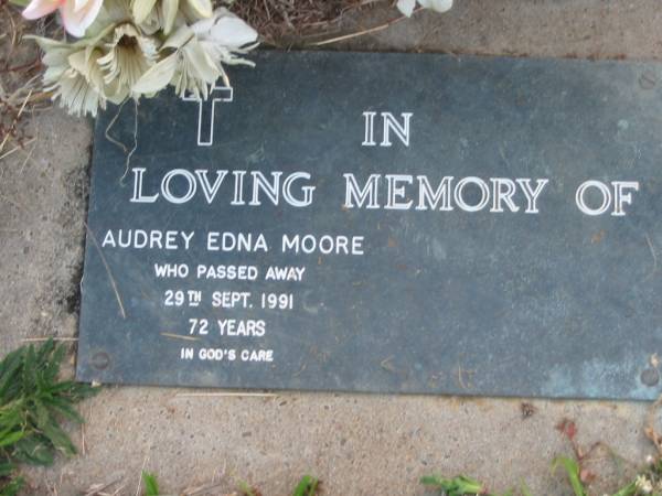 Audrey Edna MOORE  | 29 Sep 1991 aged 72  | Toogoolawah Cemetery, Esk shire  | 