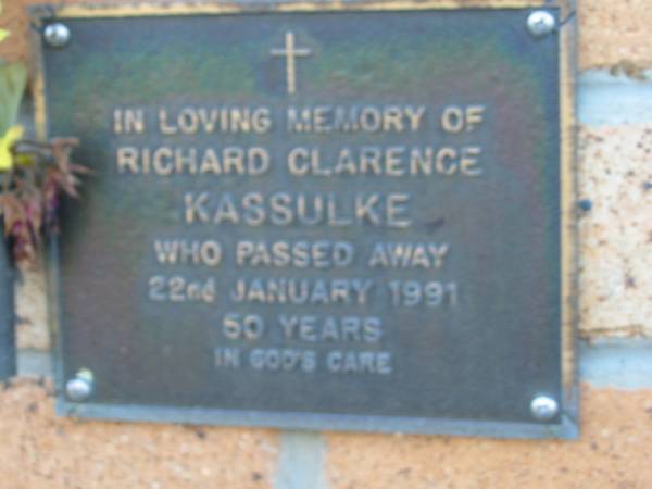 Richard Clarence KASSULKE  | 22 Jan 1991 aged 50  | Toogoolawah Cemetery, Esk shire  | 