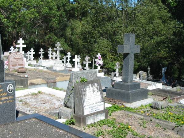 Percy James EDWARD  | 5 Aug 1950  | aged 65  |   | wife  | Annie EDWARD  | 1 Aug 1972  | aged 85  |   | Rae EDWARD-TAYLOR  | 1927 - 1993  |   | Mervyn Roy EDWARD  | 1917 - 1952  |   | Brisbane General Cemetery (Toowong)  |   | 
