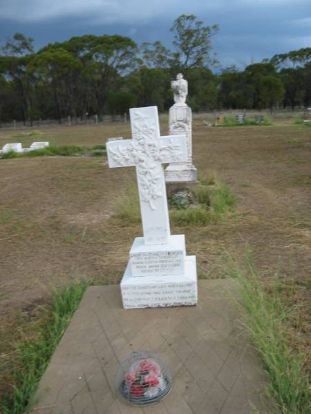 Emily Elizabeth SEIGMEIER (born SCHLOSS),  | born 13 Sept 1890,  | died 25 June 1911 aged 21 years;  | Warra cemetery, Wambo Shire  | 
