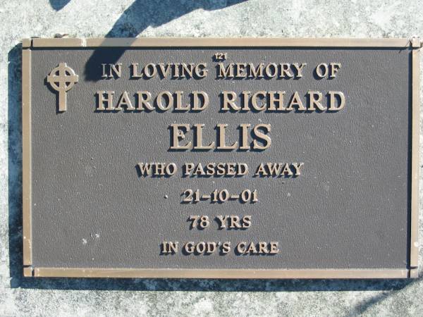 Harold Richard ELLIS,  | died 21-10-01, 78 years;  | Woodford Cemetery, Caboolture  | 