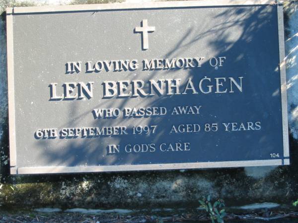 Len BERNHAGEN,  | died 6 Sept 1997 aged 85 years;  | Woodford Cemetery, Caboolture  | 