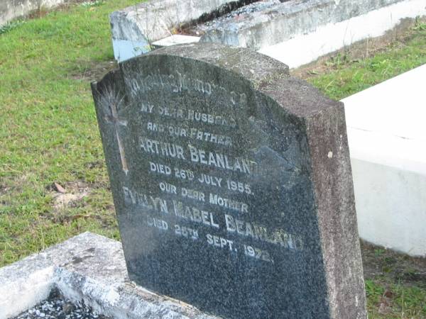 Arthur BEANLAND, husband father,  | died 26 July 1955;  | Evelyn Mabel BEANLAN, mother,  | died 25 Sept 1972;  | Woodford Cemetery, Caboolture  | 