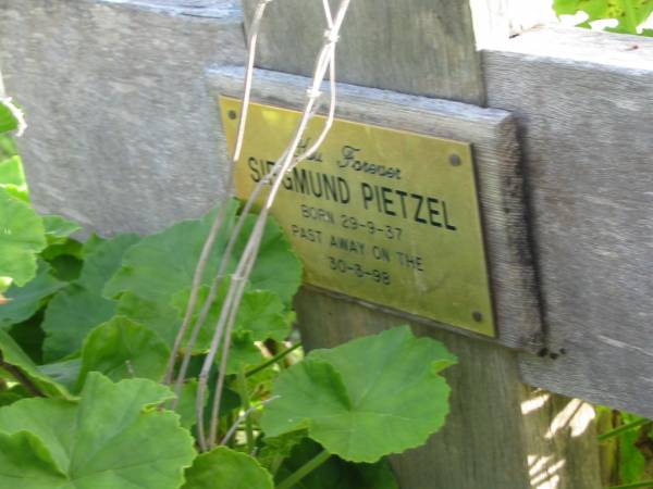 Siegmund PIETZEL,  | born 29-9-37 died 30-3-98;  | Woodford Cemetery, Caboolture  | 