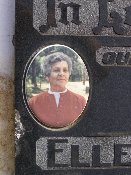 Elleanor Buchanan  | 1922 - 2002  | Woodhill cemetery (Veresdale), Beaudesert shire  |   | 