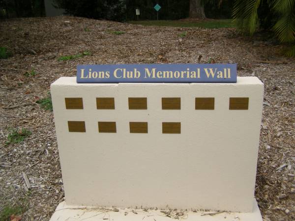 Lions Club Memorial Wall - Woombye  |   | 