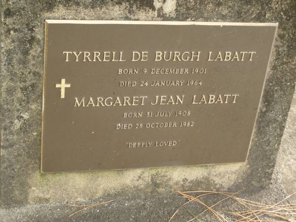 Tyrrell De Burgh LABATT  | b: 9 Dec 1901  | d: 24 Jan 1964  |   | Margaret Jean LABATT  | b: 31 Jul 1908  | d: 28 Oct 1982  |   | Yandina Cemetery  |   | 