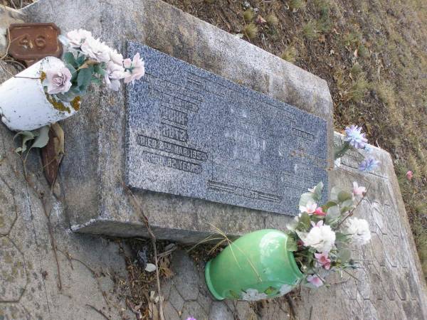 John BUTZ,  | father,  | died 8 Mar 1954 aged 82 years;  | Elizabeth BUTZ,  | mother,  | died 8 Mar 1973 aged 94 years;  | Gordon Francis BUTZ,  | son,  | died 6 Jan 1951 aged 35 years;  | Yangan Anglican Cemetery, Warwick Shire  |   | 