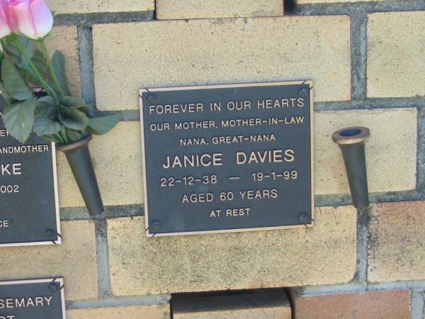 Janice DAVIES,  | mother mother-in-law nana great-nana,  | 22-12-38 - 19-1-99 aged 60 years;  | Yarraman cemetery, Toowoomba Regional Council  | 