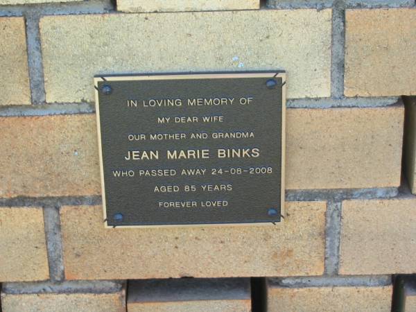 Jean Marie BINKS,  | wife mother grandma,  | died 24-08-2008 aged 85 years;  | Yarraman cemetery, Toowoomba Regional Council  | 