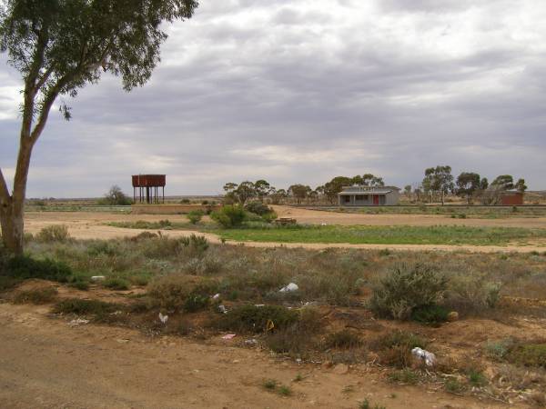 Road from Broken Hill to South Australian border  | 