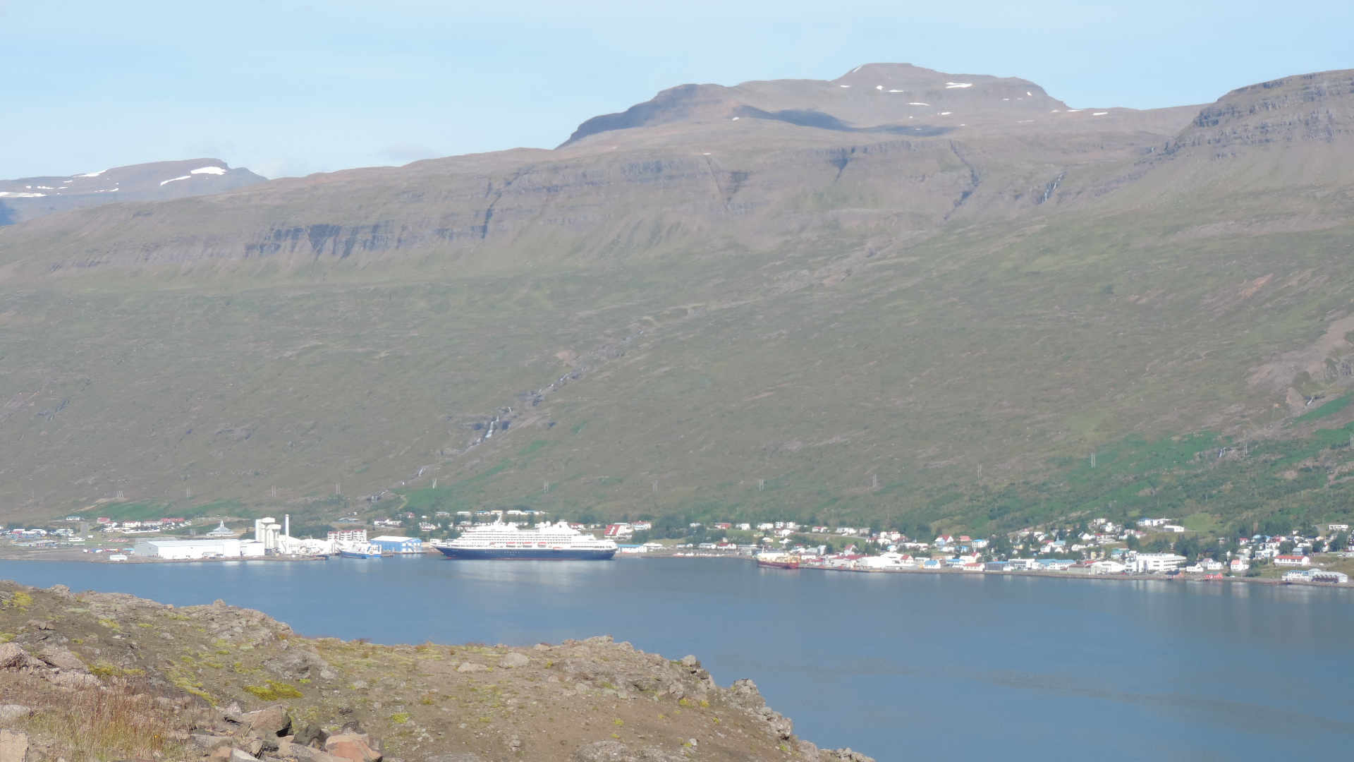 Prinsendam docked