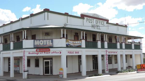 Post Office Hotel in Cloncurry